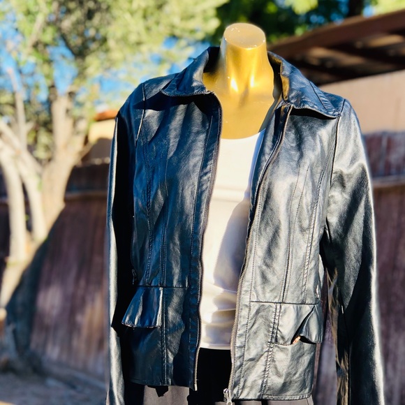 Leather jacket🌼🍃 - Picture 2 of 4